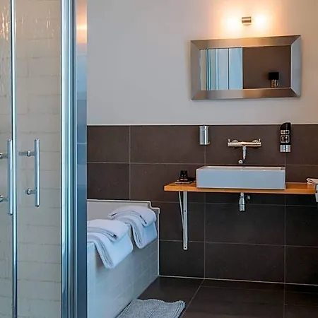 Ml Hotel